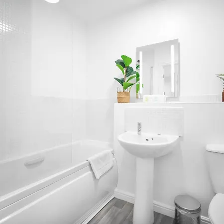 Stylish 2 Bedroom Apartment - Smart Tv - Wifi - Parking 39M Birmingam Exterior foto
