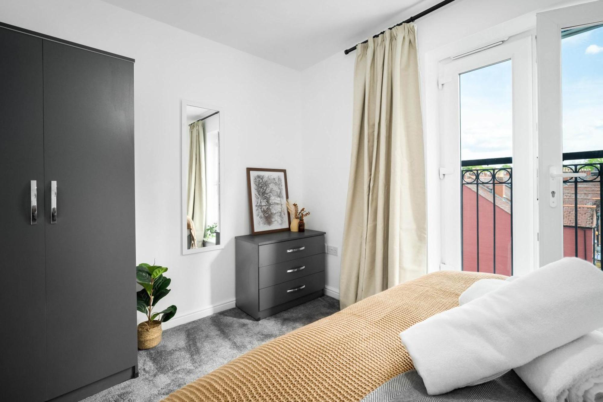 Stylish 2 Bedroom - Smart Tv - Wifi - Parking 39m *